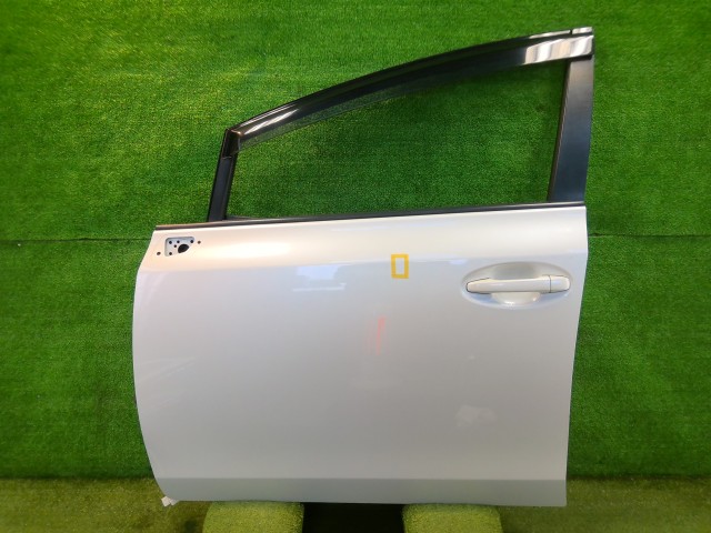 【中古】中古部品 プリウスα ZVW41W 左ﾌﾛﾝﾄﾄﾞｱ 【3330200100-252205000013200】