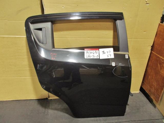 【中古】中古部品 シボレー ソニック KT300 右ﾘｱﾄﾞｱ 【3310220100-001528921113300】