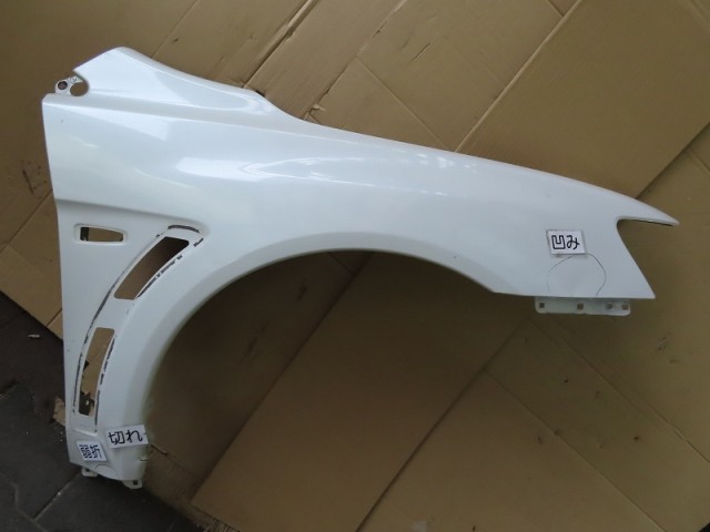 【中古】中古部品 ランサー CZ4A 右ﾌﾛﾝﾄﾌｪﾝﾀﾞｰ 【3380050000-000038067510600】