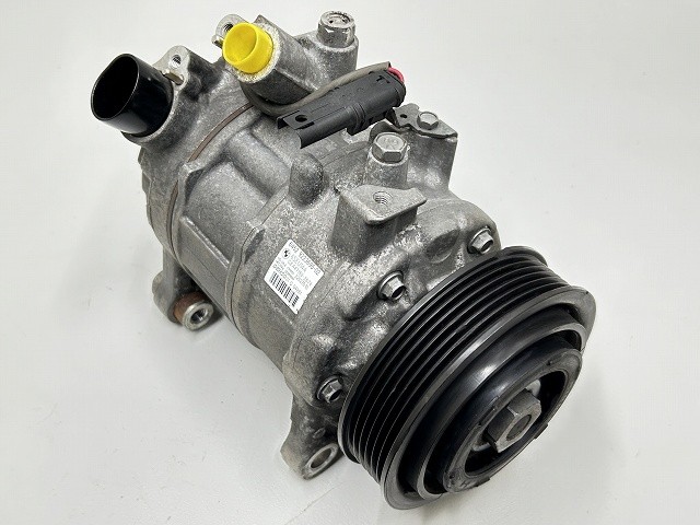 【中古】中古部品 BMW 3シリーズ 3D20 A/Cｺﾝﾌﾟﾚｯｻｰ 【3310070100-000090748160700】 35,250円