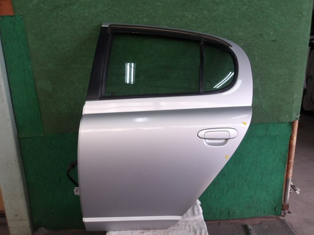 【中古】中古部品 ヴィッツ SCP10 左リアドア 【3310420000-000002409513400】|e-cleマート