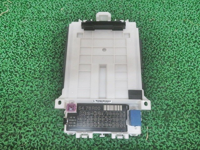 【中古】中古部品 クロスビー MN71S ﾋｭｰｽﾞﾎﾞｯｸｽ 【3330380100-000038003967800】