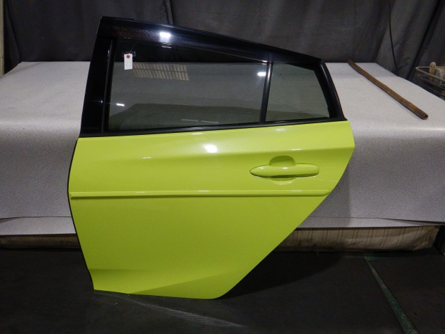 【中古】中古部品 プリウス ZVW55 左ﾘｱﾄﾞｱ 【3330810100-260226000113400】｜e-cleマート