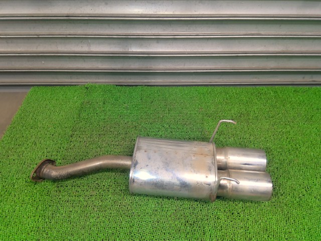【中古】中古部品 フィット GD1 ﾘｱﾏﾌﾗｰ 【3330540100-260126000222500】