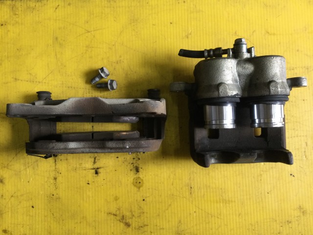 【中古】中古部品 ８６ ZN6 左ﾌﾛﾝﾄｷｬﾘﾊﾟｰ 【3330960100-000052653544360】