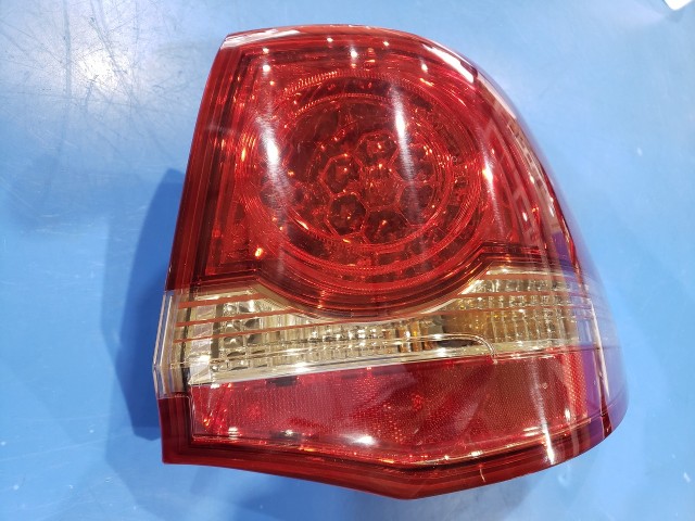 【中古】中古部品 クラウン GRS200 右ﾃｰﾙﾗﾝﾌﾟ 【3310590000-202602057515500】