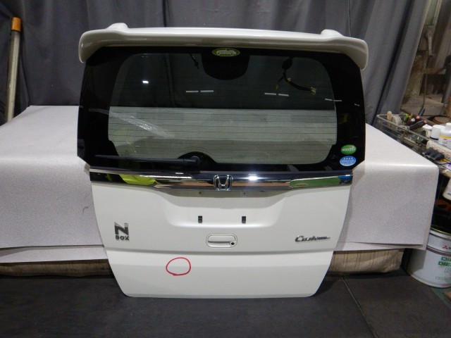 【中古】中古部品 N-BOX JF1 バックドア 【3330810100-260227000215800】