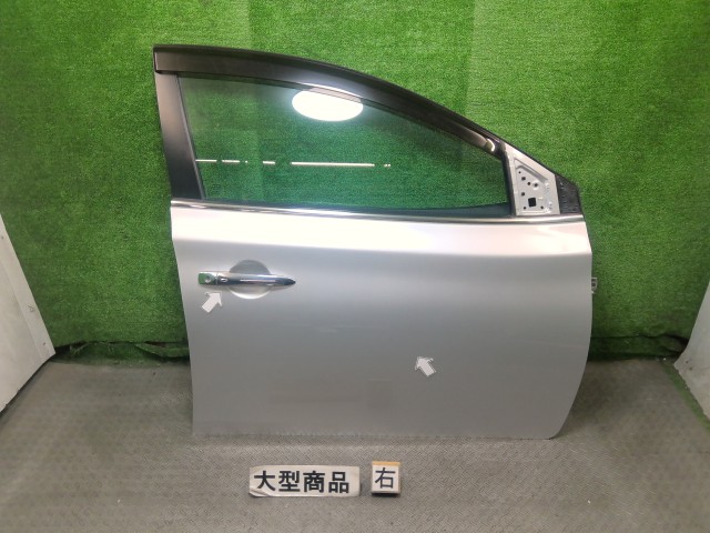 【中古】中古部品 シルフィ TB17 右ﾌﾛﾝﾄﾄﾞｱ 【3330990700-202511005513100】