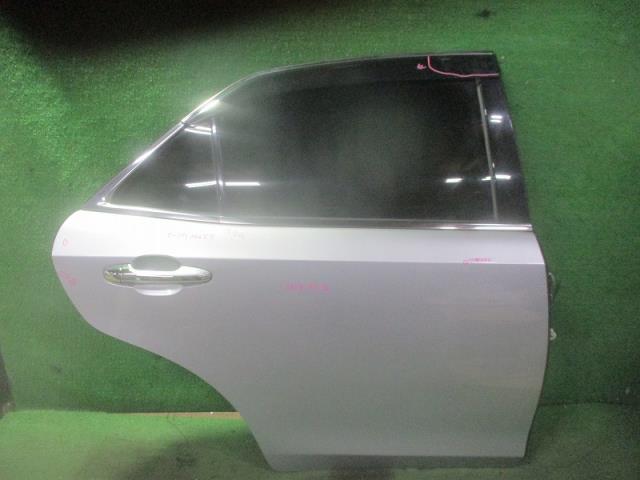 【中古】中古部品 クラウン AWS210 右ﾘｱﾄﾞｱ 【3500080000-240110000713300】