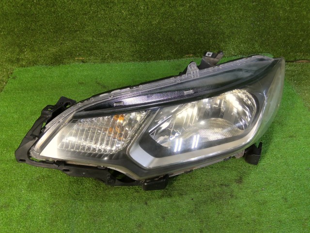 【中古】中古部品 フィット GK3 左ﾍｯﾄﾞﾗﾝﾌﾟ 【3260070000-260302000710900】