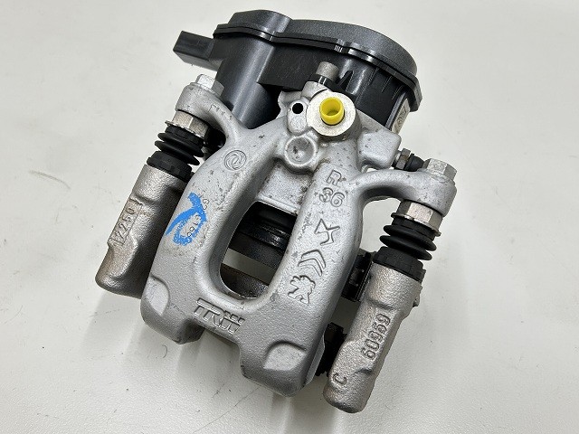 【中古】中古部品 プジョー 208 P21HN05 右ﾘｱｷｬﾘﾊﾟｰ 【3310070100-000090746144430】