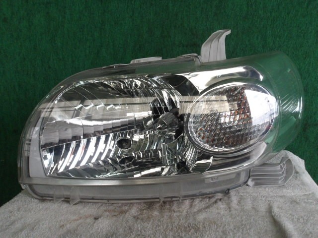 【中古】中古部品 ポルテ NNP11 左ﾍｯﾄﾞﾗﾝﾌﾟ 【3310420000-000002410910900】