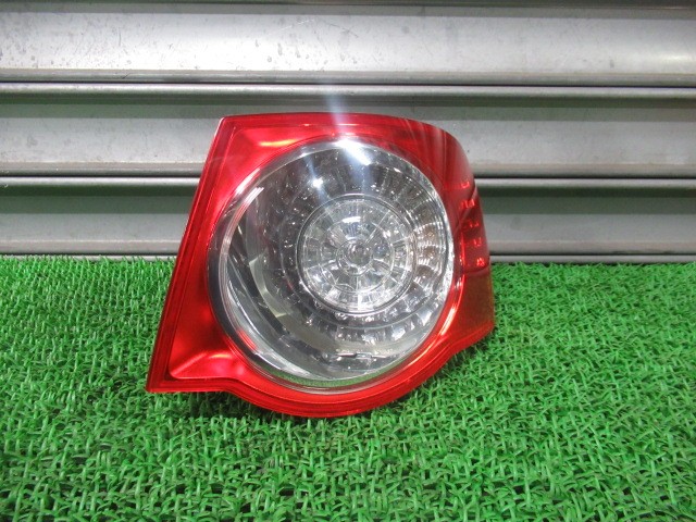 【中古】中古部品 VW ジェッタ 1KCAV 右ﾃｰﾙﾗﾝﾌﾟ 【3330540100-251209000315500】