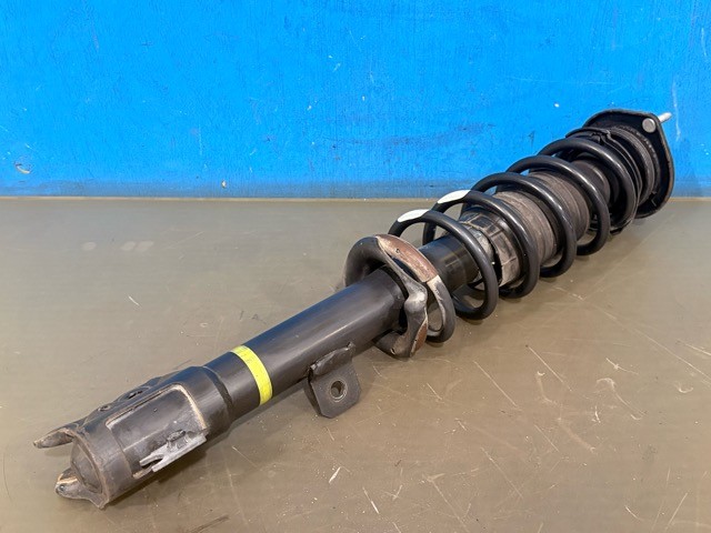 【中古】中古部品 タンク M900A 左ﾌﾛﾝﾄｽﾄﾗｯﾄ 【3330530100-000005519750210】