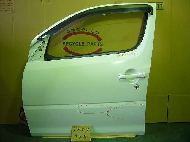 【中古】中古部品 ＹＲＶ M201G 左ﾌﾛﾝﾄﾄﾞｱ 【3310220100-000598158513200】