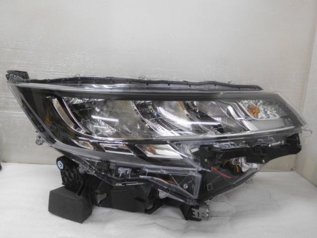 【中古】中古部品 ノア ZWR90W 右ﾍｯﾄﾞﾗﾝﾌﾟ 【3380050000-000038074910800】