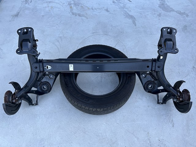 【中古】中古部品 VW ゴルフヴァリアント AUCJZ ﾘｱｱｸｽﾙﾋﾞｰﾑ 【3310070100-000090773253500】