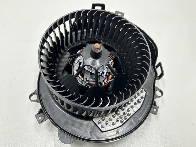 【中古】中古部品 VW ゴルフヴァリアント AUCJZ ヒーターブロアモーター 【3310070100-000090773267900】