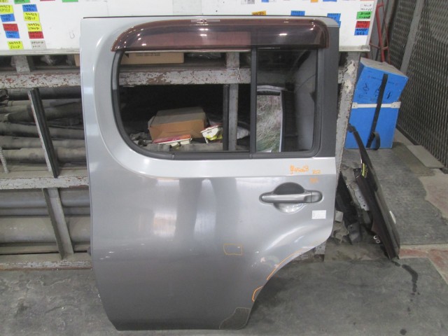 【中古】中古部品 キューブ Z12 左ﾘｱﾄﾞｱ 【3310160100-000004506813400】