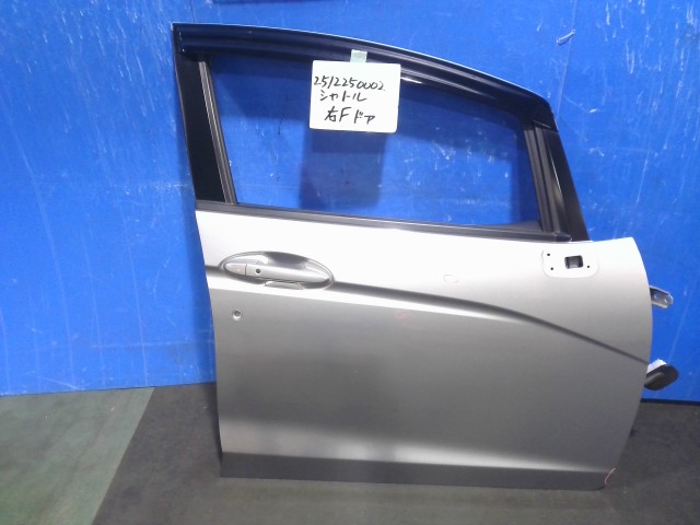 【中古】中古部品 シャトル GP7 右ﾌﾛﾝﾄﾄﾞｱ 【3310220100-251225000213100】