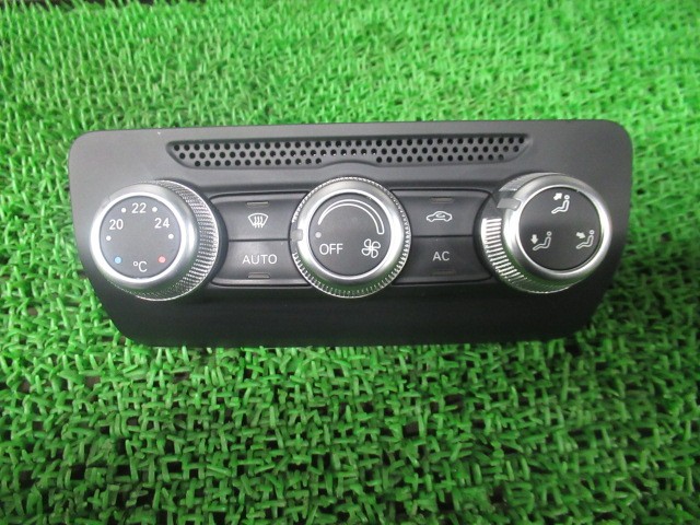 【中古】中古部品 アウディ A1 8XCAX A/Cｽｲｯﾁﾊﾟﾈﾙ 【3330540100-251218001160900】