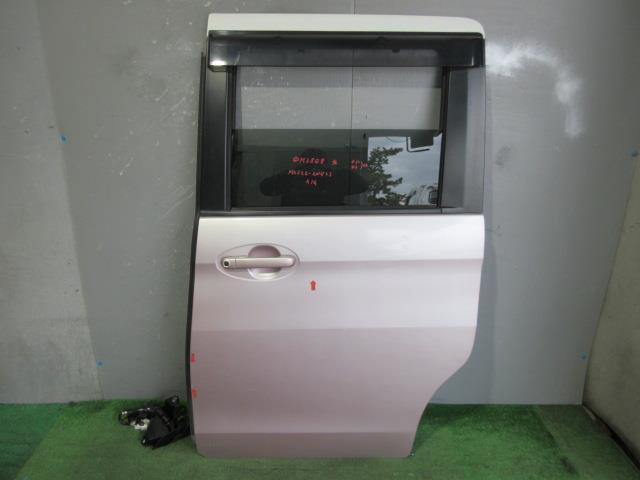 【中古】中古部品 スペーシア MK32S 左ﾘｱﾄﾞｱ 【3330560100-260306000113400】