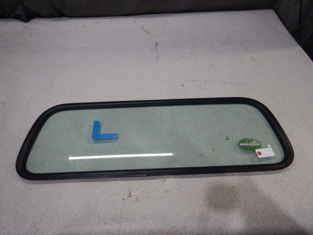 【中古】中古部品 ハイゼット S500P ﾘｱｳｲﾝﾄﾞｶﾞﾗｽ 【3330810100-260305000215700】