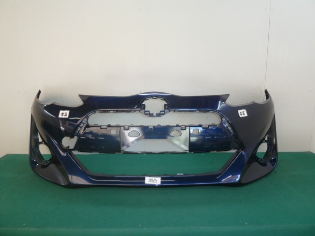 【中古】中古部品 アクア NHP10 フロントバンパー 【3380050000-000038093310100】|e-cleマート