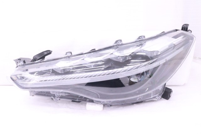 【中古】中古部品 カローラクロス ZSG10 左ﾍｯﾄﾞﾗﾝﾌﾟ 【3260520000-260307501210900】
