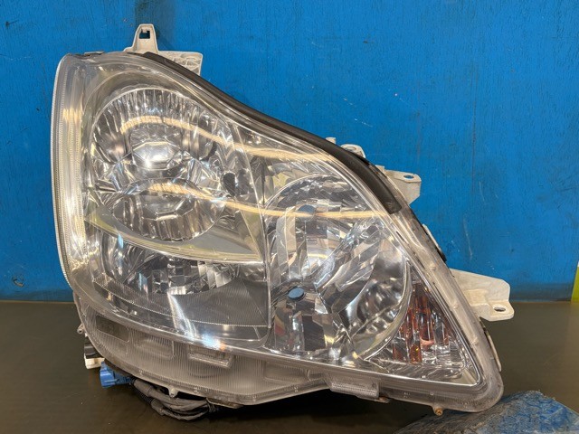 【中古】中古部品 クラウン GRS180 右ﾍｯﾄﾞﾗﾝﾌﾟ 【3330530100-000005523710800】