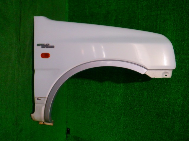【中古】中古部品 ジムニー JB23W 右ﾌﾛﾝﾄﾌｪﾝﾀﾞｰ 【3340140100-000026030810600】