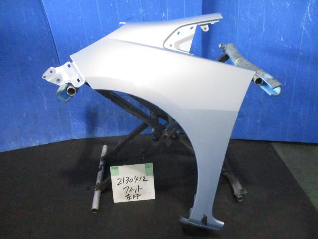 【中古】中古部品 フィット GE6 左ﾌﾛﾝﾄﾌｪﾝﾀﾞｰ 【3310220100-001707038010700】