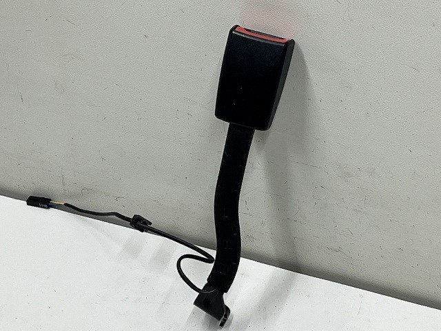 【中古】中古部品 VW ゴルフ 1KCAX ｼｰﾄﾍﾞﾙﾄ 【3310070100-0000Y0774977151】