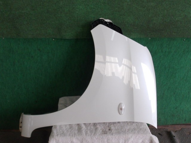 【中古】中古部品 スペーシア MK32S 左ﾌﾛﾝﾄﾌｪﾝﾀﾞｰ 【3310420000-000002411810700】