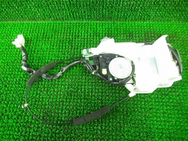 【中古】中古部品 セレナ C25 右ﾘｱﾄﾞｱﾛｯｸｿﾚﾉｲﾄﾞ 【3330210100-000038045164570】