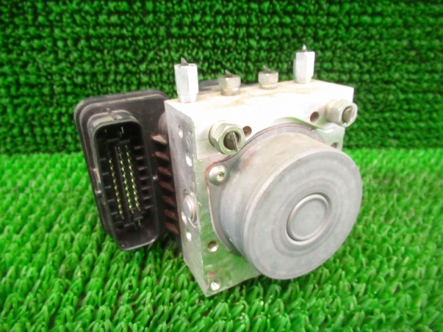 【中古】中古部品 ミライース LA300S ABSアクチュエーター 【3330210100-000038047442500】