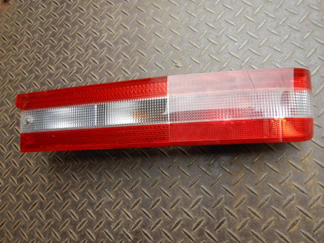 【中古】中古部品 ハイゼットアトレ S320G 右ﾃｰﾙﾗﾝﾌﾟ 【3330920100-000253019315500】 7,673円
