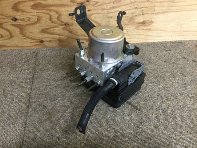 【中古】中古部品 タフト LA910S ABSアクチュエーター 【3330960100-000052666142500】|e-cleマート