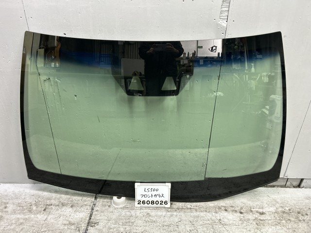 【中古】中古部品 レクサス LS VXFA50 ﾌﾛﾝﾄｳｲﾝﾄﾞｶﾞﾗｽ 【3330991100-000260802611200】