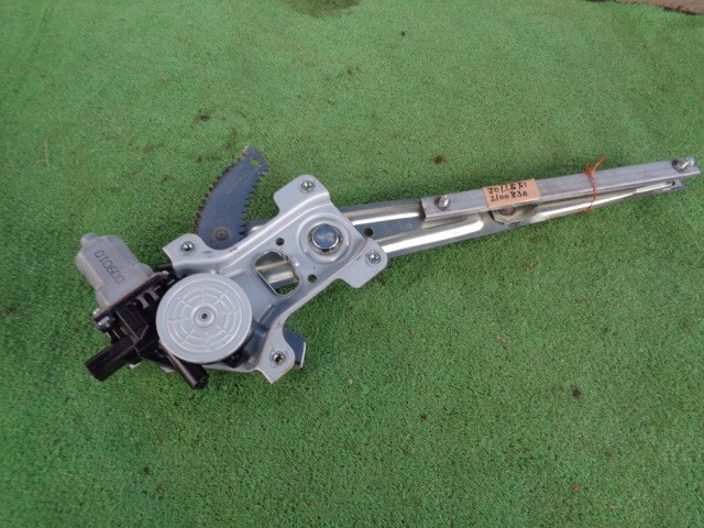 【中古】中古部品 ライフ JC1 右ﾌﾛﾝﾄﾄﾞｱﾚｷﾞｭﾚｰﾀ･ﾓｰﾀｰ 【3340030100-210083000013120】