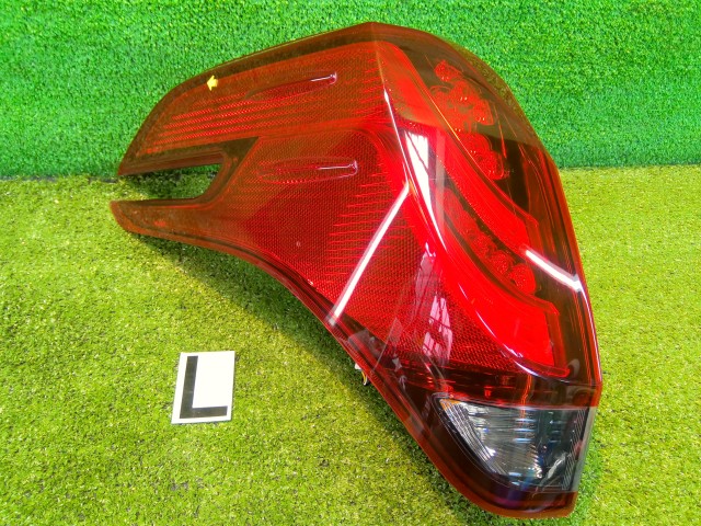 【中古】中古部品 アルファード AGH30W 左ﾃｰﾙﾗﾝﾌﾟ 【3330200100-252226000015600】