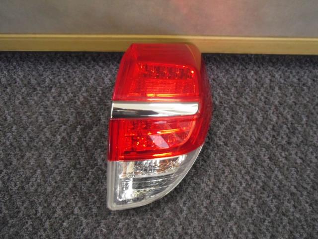 【中古】中古部品 ヴァンガード ACA33W 右ﾃｰﾙﾗﾝﾌﾟ 【3330440100-260310000215500】