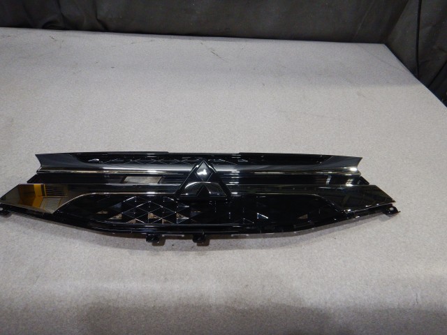 【中古】中古部品 ｅＫワゴン B33W ﾗｼﾞｴｰﾀｸﾞﾘﾙ 【3330810100-260307000310400】
