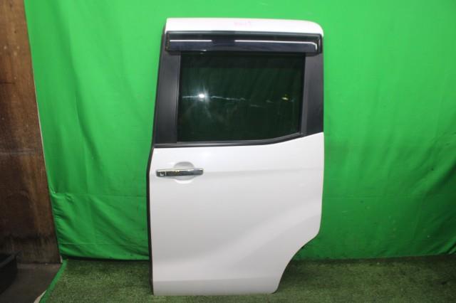 【中古】中古部品 ｅＫスペース B11A 左ﾘｱﾄﾞｱ 【3330950100-000059300313400】