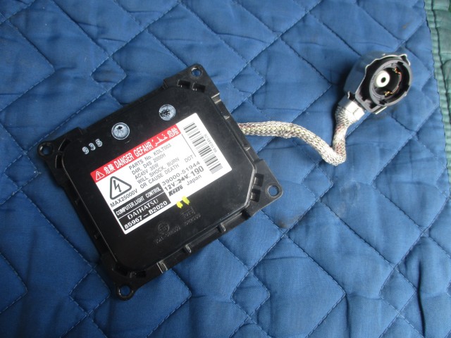 【中古】中古部品 タント L375S ﾗｲﾄｺﾝﾄﾛｰﾙﾕﾆｯﾄ 【3540020100-000008030410810】