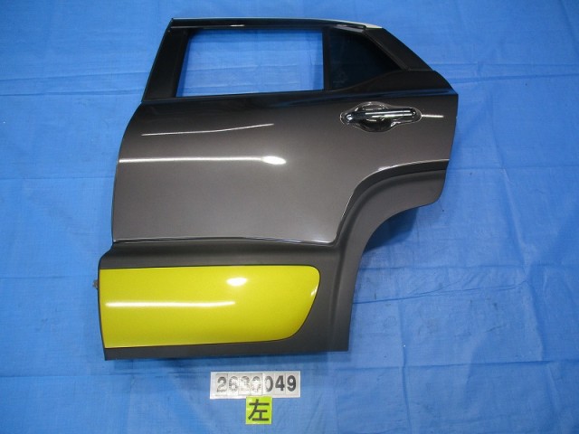 【中古】中古部品 クロスビー MN71S 左ﾘｱﾄﾞｱ 【3310040100-000263004913400】