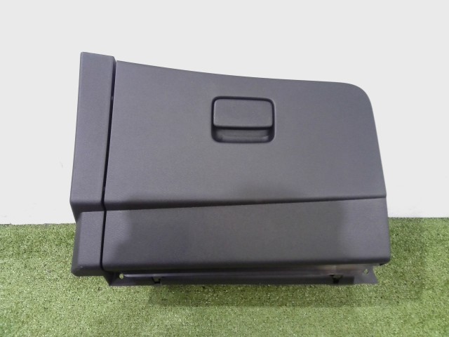 【中古】中古部品 セレナ GFC28 ｸﾞﾛｰﾌﾞBOX 【3310090100-202512036470210】
