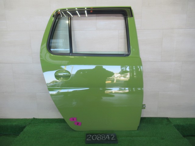 【中古】中古部品 エッセ L235S 右ﾘｱﾄﾞｱ 【3310120100-260311000113300】