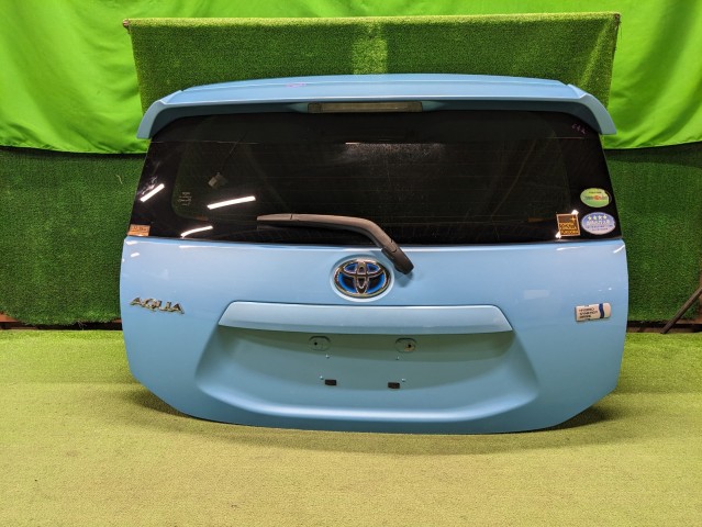 【中古】中古部品 アクア NHP10 ﾊﾞｯｸﾄﾞｱ 【3310200100-000022664215800】