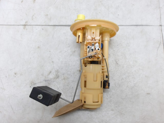【中古】中古部品 ムーヴ L185S ﾌｭｰｴﾙﾎﾟﾝﾌﾟ 【3310250100-000263006520600】